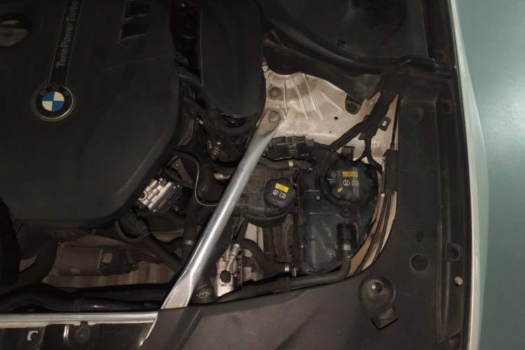 Used BMW 5 Series 2018 525Li M Sport Package Engine Bay Left