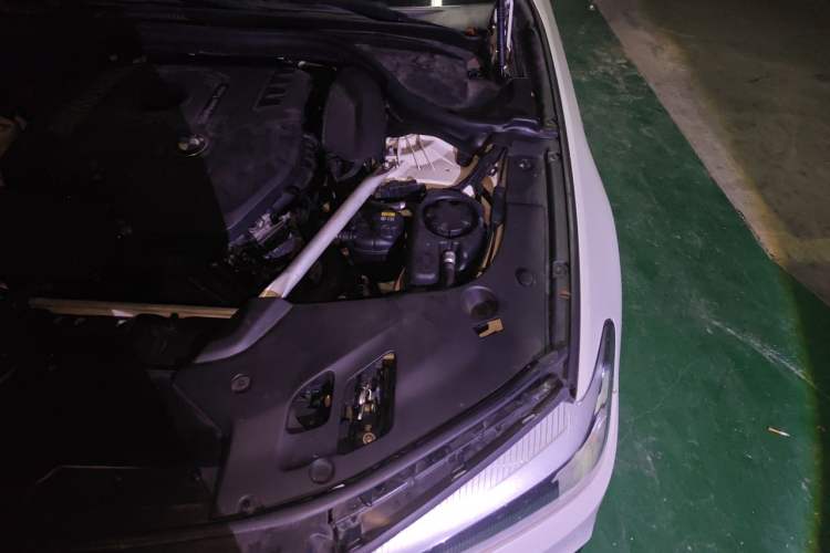 Used BMW 5 Series 2018 530Li Leading Model M Sport Package Engine Bay Left