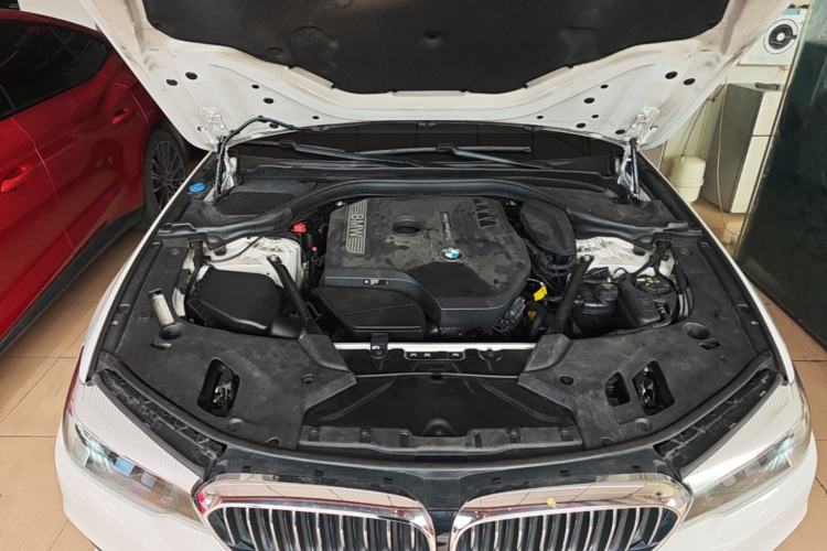 Used BMW 5 Series 2018 528Li Launch Special Edition Engine Bay