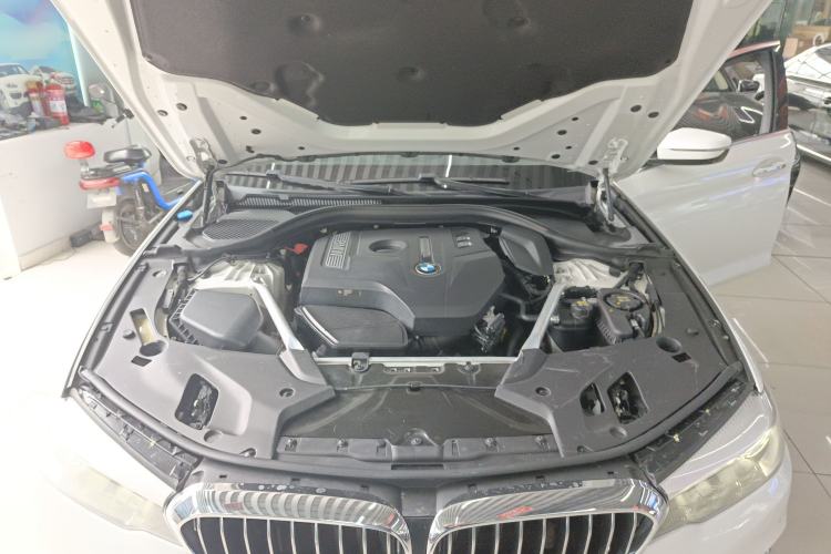 Used BMW 5 Series 2018 525Li Luxury Package Engine Bay