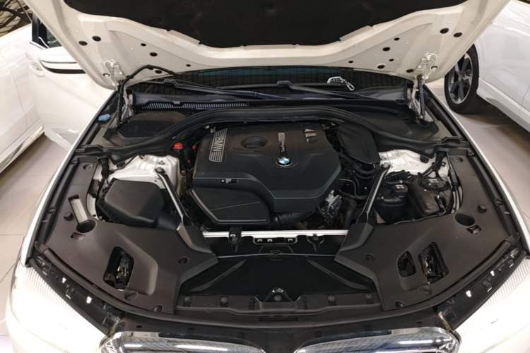 Used BMW 5 Series 2018 528Li Launch Special Edition Engine Bay