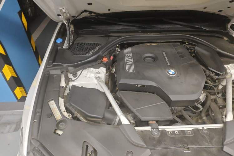 Used BMW 5 Series 2018 525Li M Sport Package Engine Bay Right