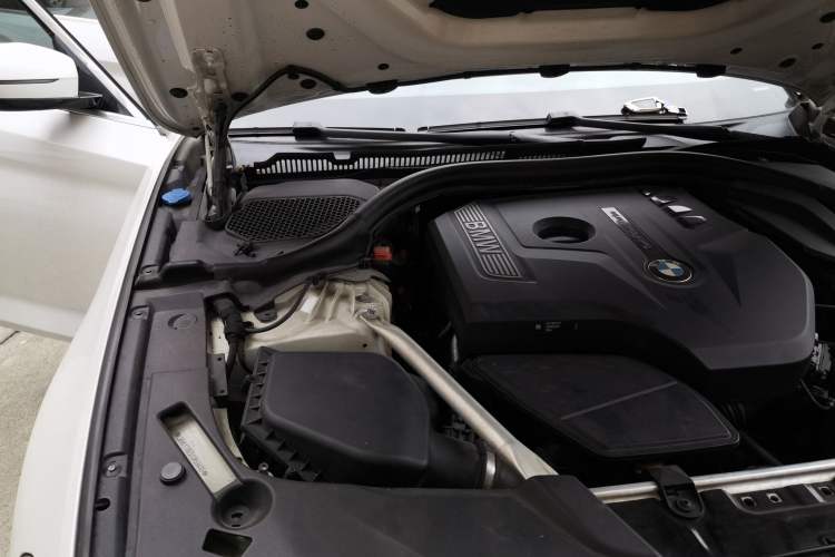 Used BMW 5 Series 2018 525Li Luxury Package Engine Bay Right