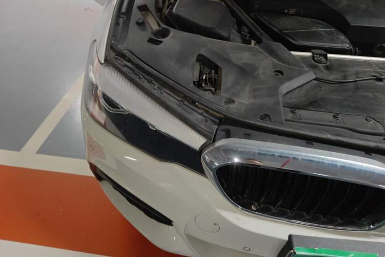 Used BMW 5 Series 2018 525i M Sport Package Engine Bay Right