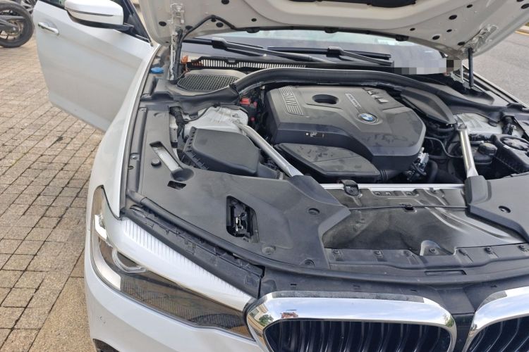 Used BMW 5 Series 2018 525Li M Sport Package Engine Bay Right