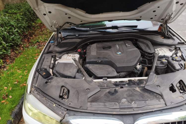 Used BMW 5 Series 2018 528Li Launch Special Edition Engine Bay Right