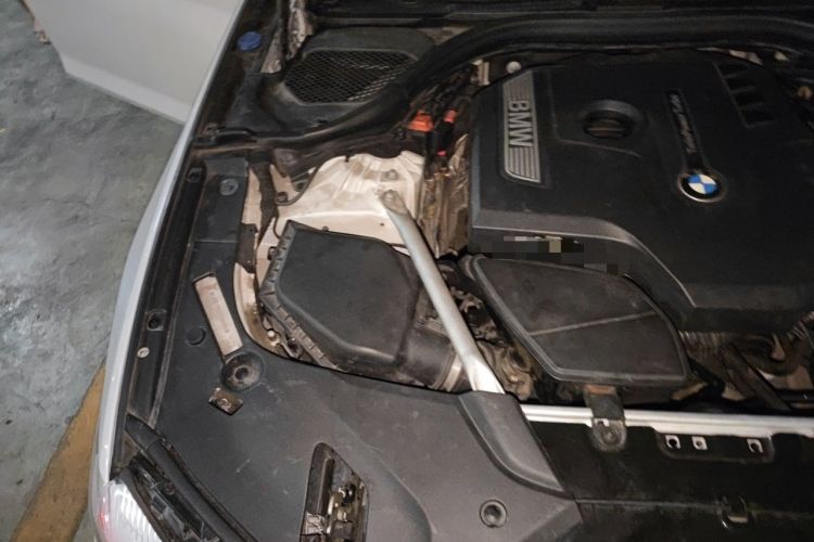Used BMW 5 Series 2018 525Li Luxury Package Engine Bay Right