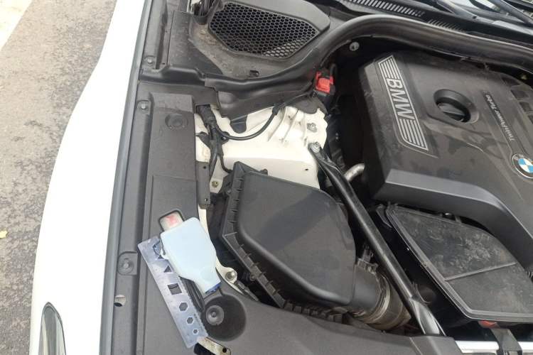 Used BMW 5 Series 2018 525i M Sport Package Engine Bay Right