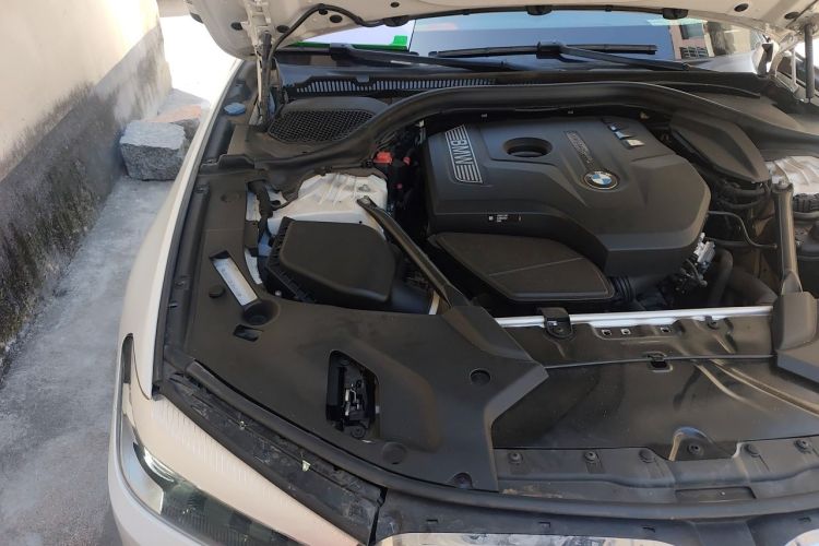 Used BMW 5 Series 2018 528Li Launch Special Edition Engine Bay Right