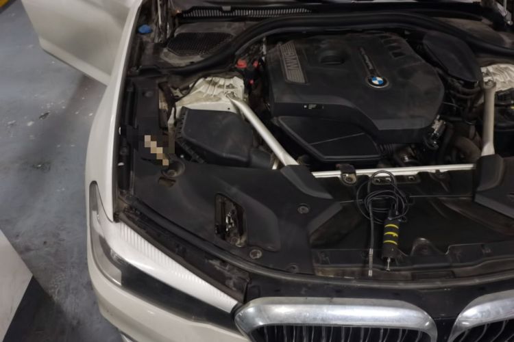 Used BMW 5 Series 2018 525Li Luxury Package Engine Bay Right
