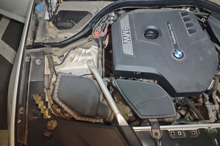 Used BMW 5 Series 2018 530Li Leading Edition Luxury Package Engine Bay Right