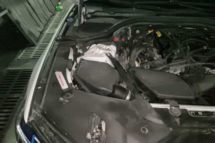 Used BMW 5 Series 2018 528Li Launch Special Edition Engine Bay Right