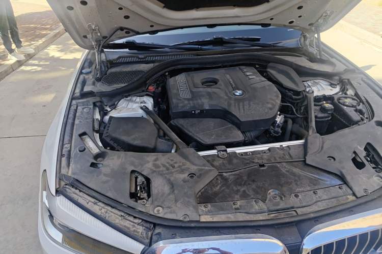 Used BMW 5 Series 2018 528Li Launch Special Edition Engine Bay Right