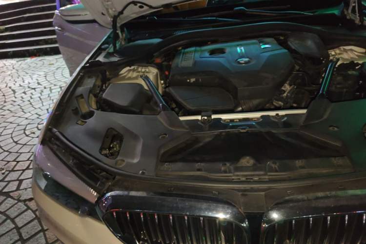 Used BMW 5 Series 2018 528Li Launch Special Edition Engine Bay Right
