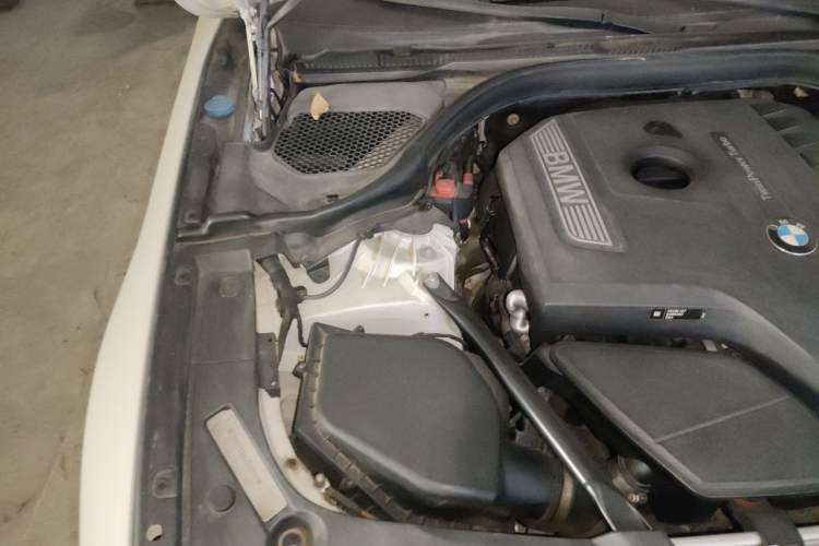 Used BMW 5 Series 2018 528Li Launch Special Edition Engine Bay Right