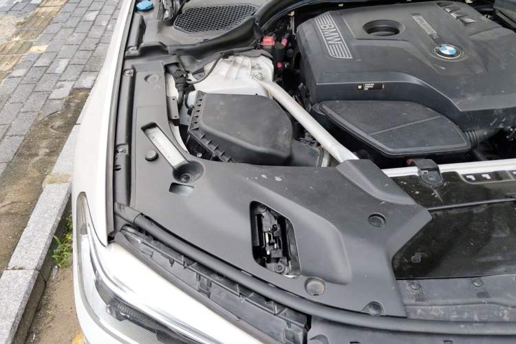 Used BMW 5 Series 2018 Restyled 530Li Leading Edition M Sport Package Engine Bay Right