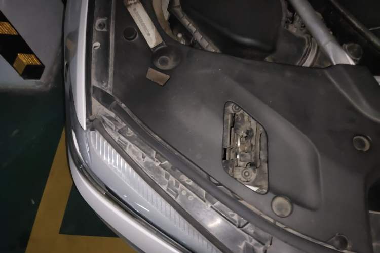 Used BMW 5 Series 2018 Revised Version 530Li Leading Edition Luxury Package Engine Bay Right