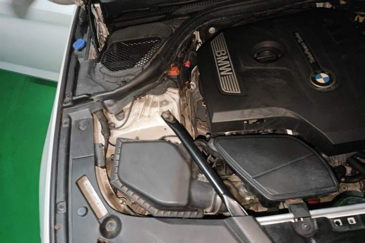 Used BMW 5 Series 2018 525Li M Sport Package Engine Bay Right