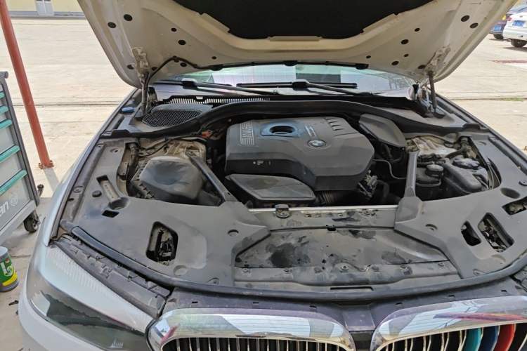 Used BMW 5 Series 2018 528Li Launch Special Edition Engine Bay Right