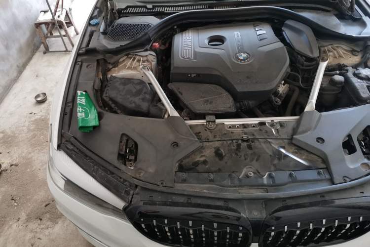 Used BMW 5 Series 2018 525Li Luxury Package Engine Bay Right