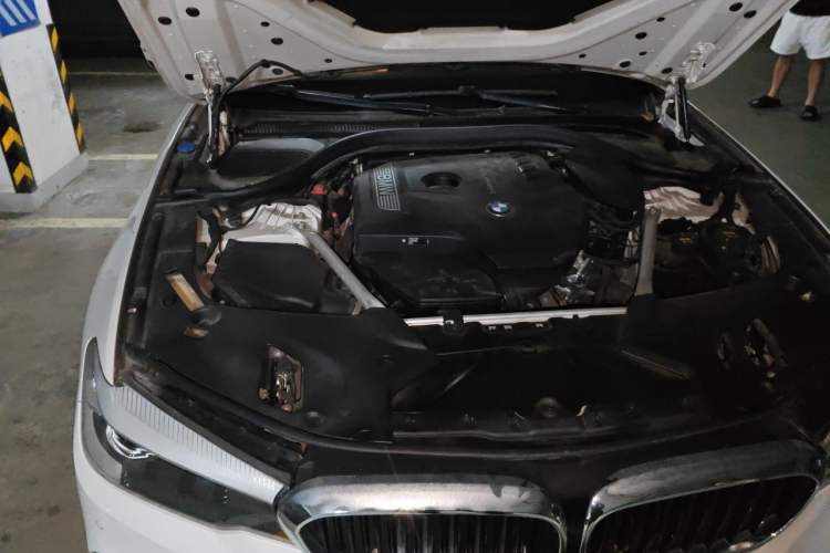 Used BMW 5 Series 2018 530Li Leading Model M Sport Package Engine Bay Right