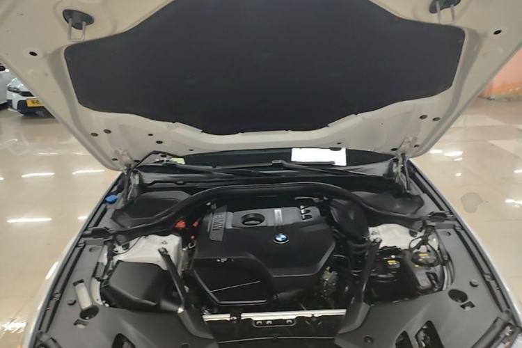 Used BMW 5 Series 2018 528Li Launch Special Edition Engine Bay