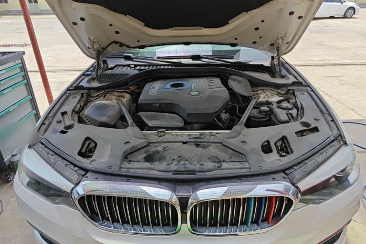 Used BMW 5 Series 2018 528Li Launch Special Edition Engine Bay