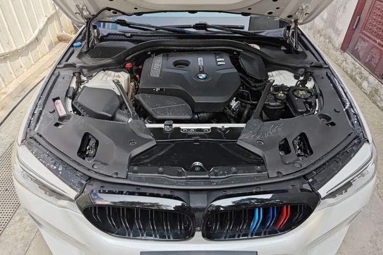 Used BMW 5 Series 2018 530Li xDrive M Sport Package Engine Bay