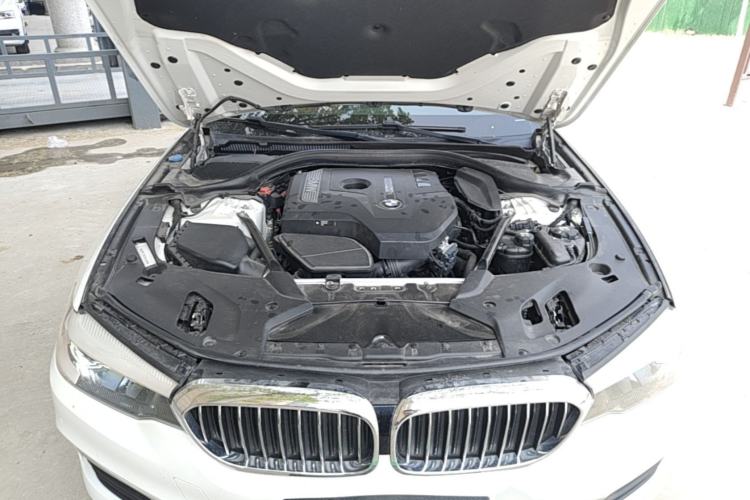 Used BMW 5 Series 2018 528Li Launch Special Edition Engine Bay