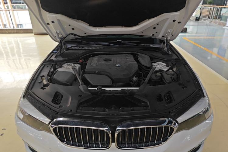 Used BMW 5 Series 2018 528Li Launch Special Edition Engine Bay