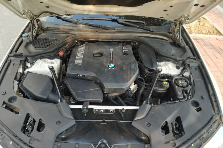 Used BMW 5 Series 2018 Facelifted 530Li xDrive M Sport Package Engine Bay