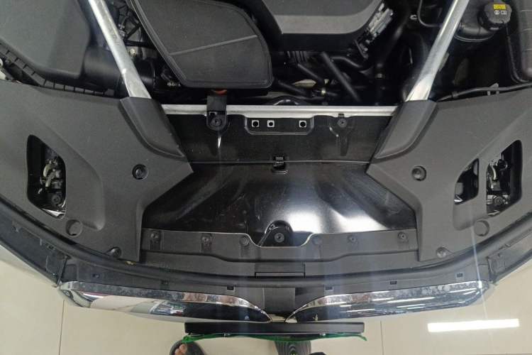 Used BMW 5 Series 2018 525Li Luxury Package Engine Bay