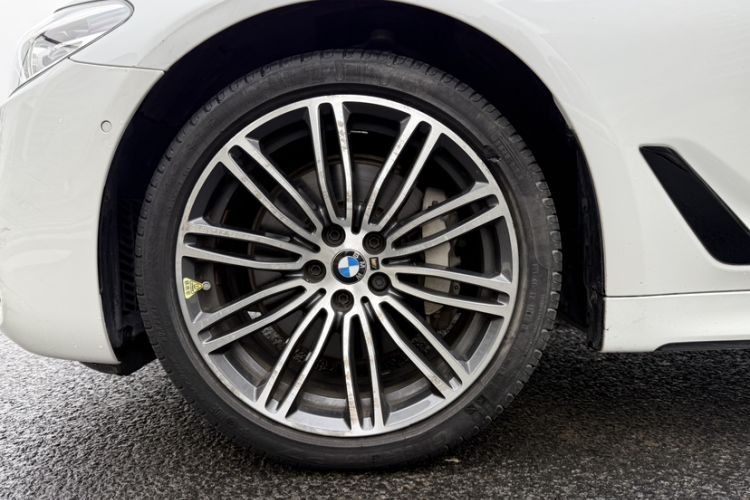 Used BMW 5 Series 2018 530Li Leading Model M Sport Package Exterior 1