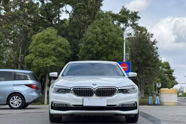 Used BMW 5 Series 2018 Facelifted 530Li Luxury Edition Premium Package Exterior 1