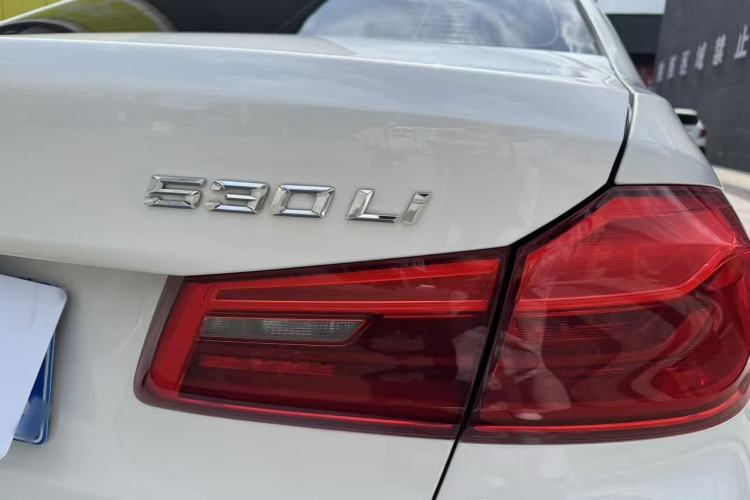 Used BMW 5 Series 2018 Facelifted 530Li Luxury Edition Premium Package Exterior 10