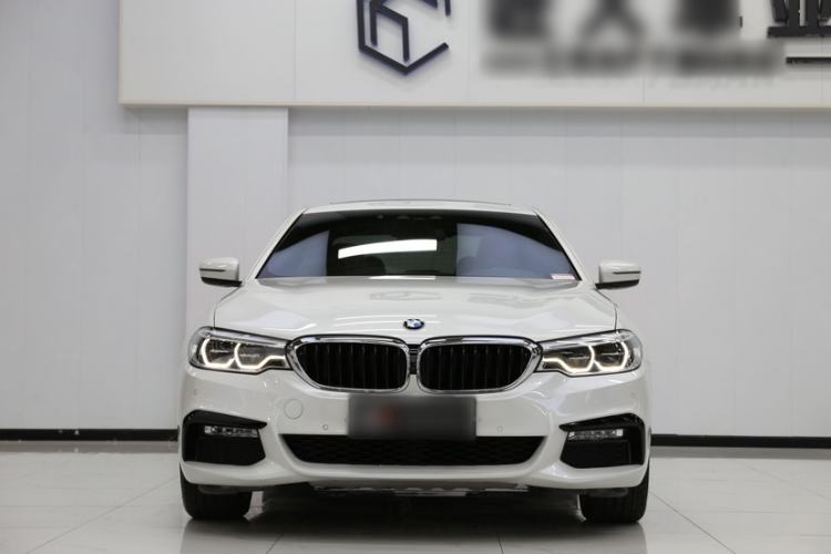 Used BMW 5 Series 2018 Restyled 530Li Luxury Edition M Sport Package Exterior 2
