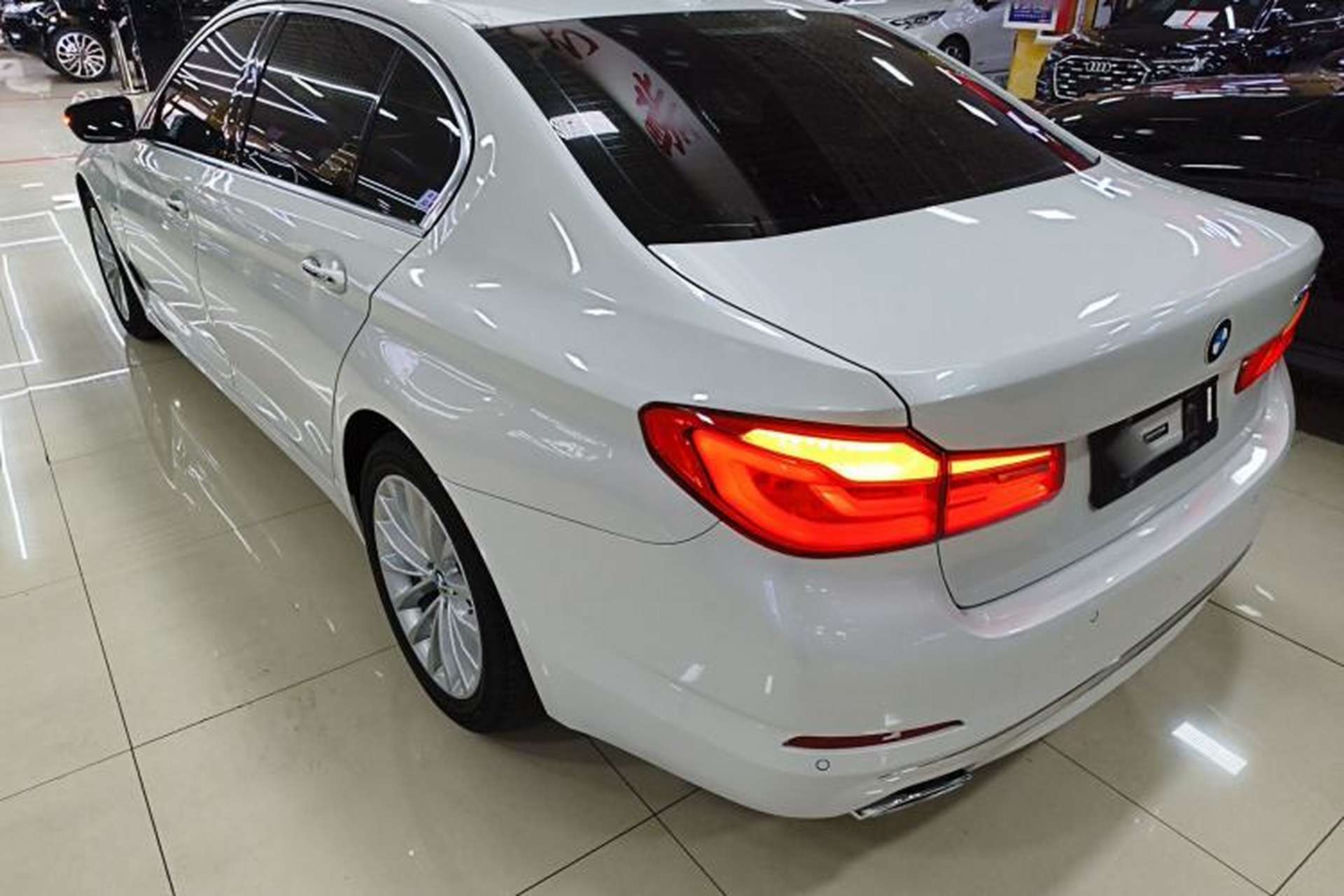 Used BMW 5 Series 2018 525Li Luxury Package Exterior 2