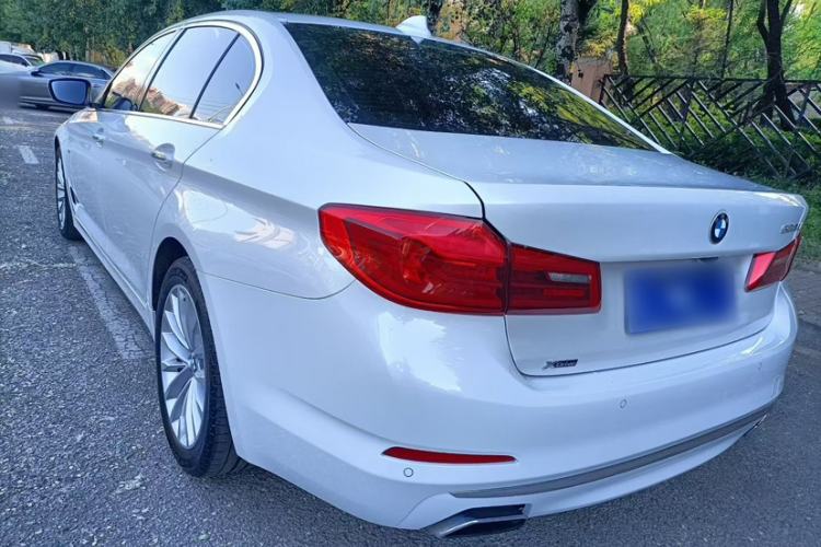Used BMW 5 Series 2018 Facelifted 530Li xDrive Luxury Package Exterior 2
