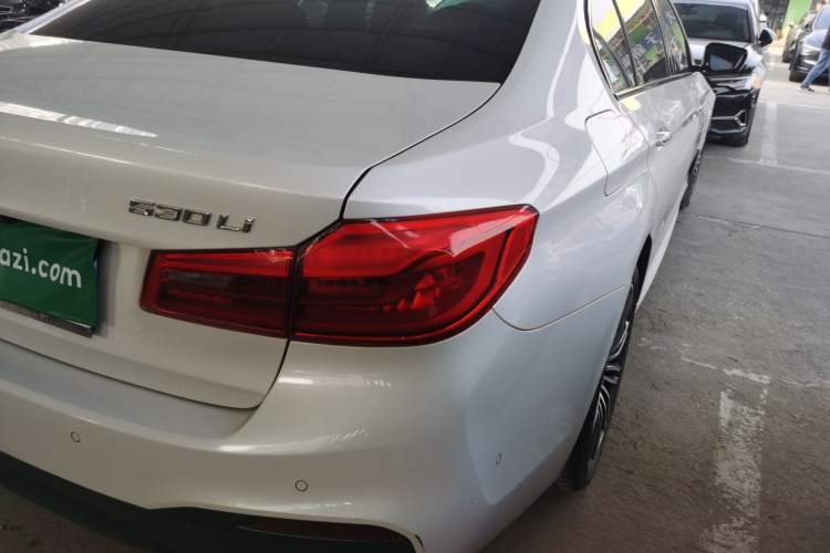 Used BMW 5 Series 2018 Facelifted 530Li xDrive M Sport Package Exterior 2