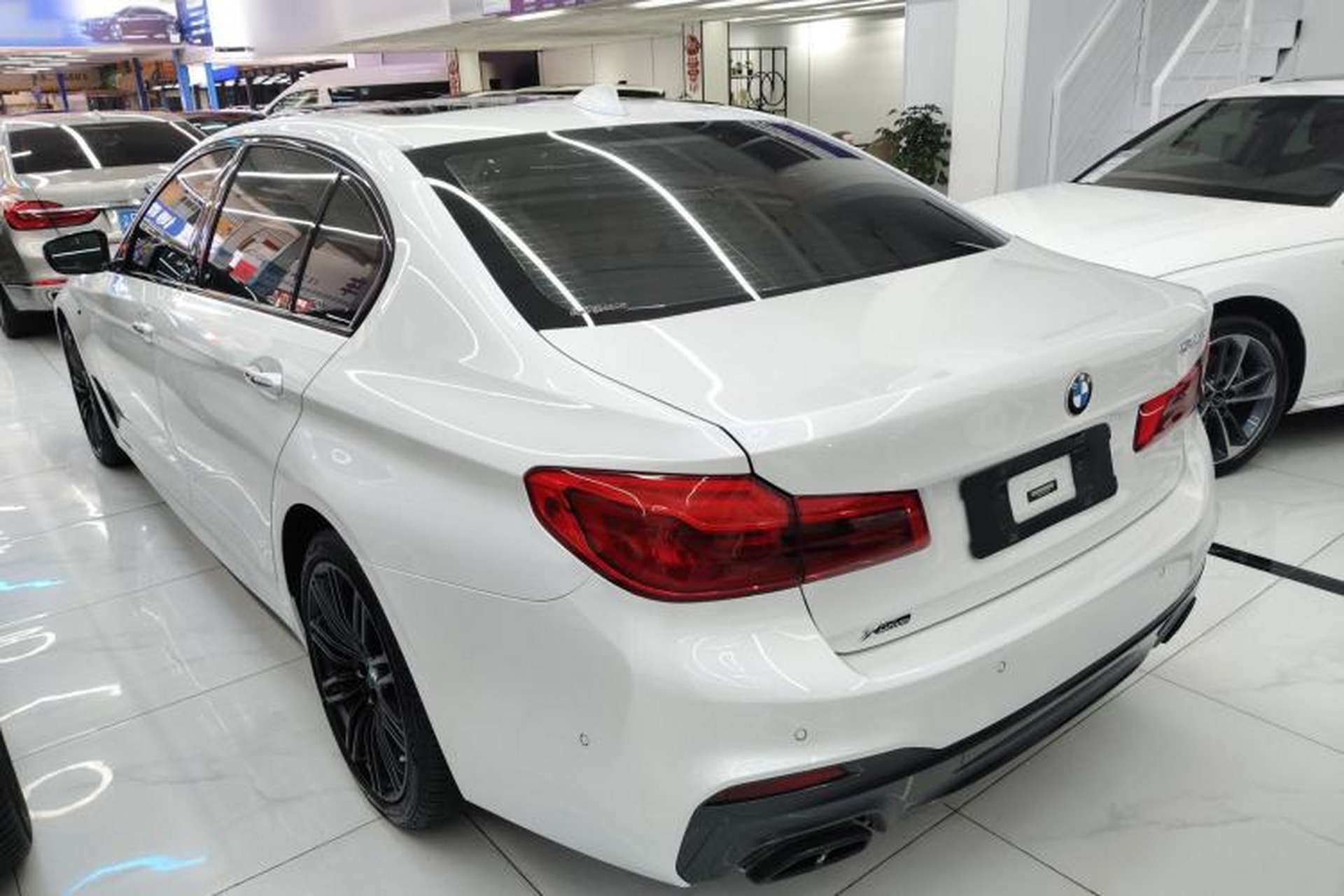 Used BMW 5 Series 2018 530Li Luxury Edition M Sport Package Exterior 2