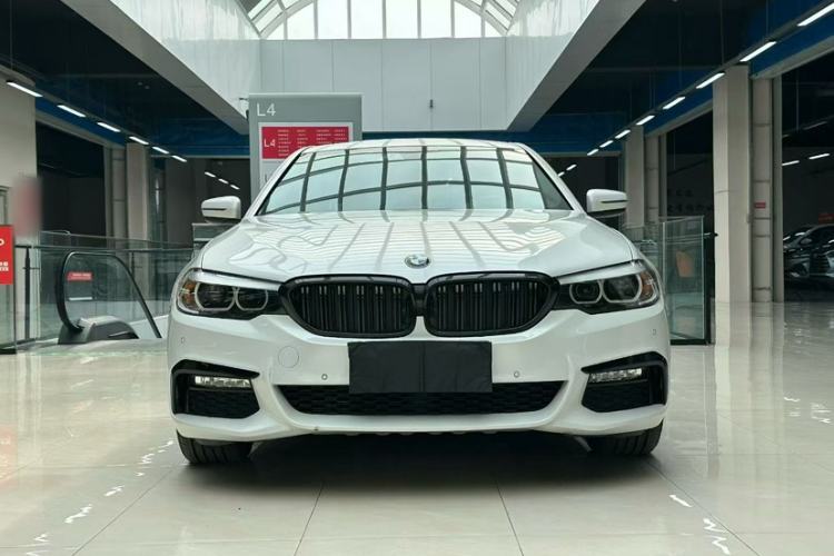 Used BMW 5 Series 2018 525Li M Sport Package Exterior 2
