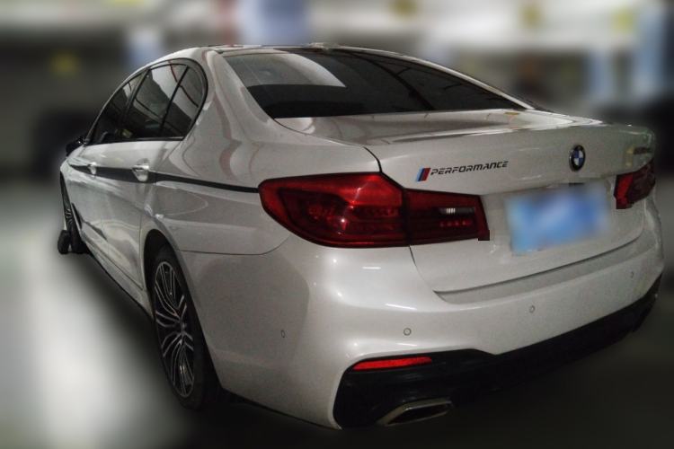 Used BMW 5 Series 2018 Restyled 530Li Luxury Edition M Sport Package Exterior 3
