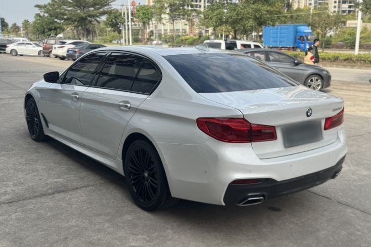 Used BMW 5 Series 2018 Facelifted 530Li xDrive M Sport Package Exterior 3