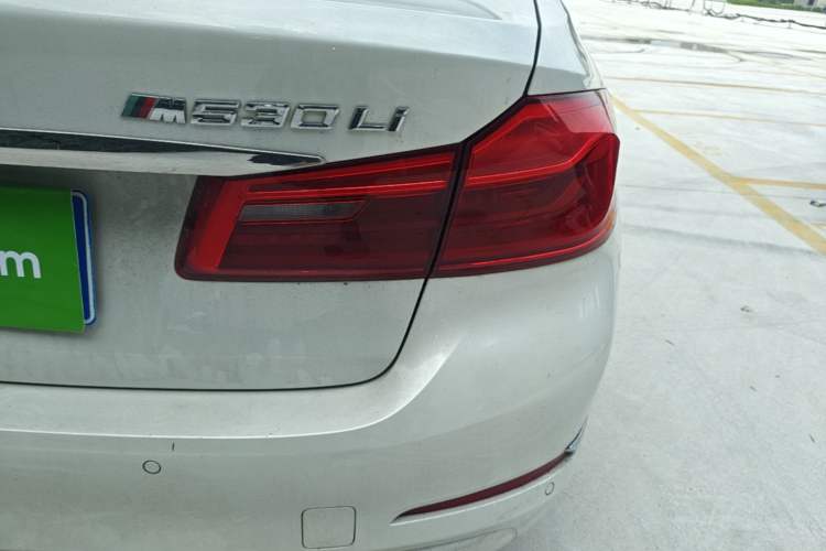 Used BMW 5 Series 2018 530Li Leading Edition Luxury Package Exterior 3