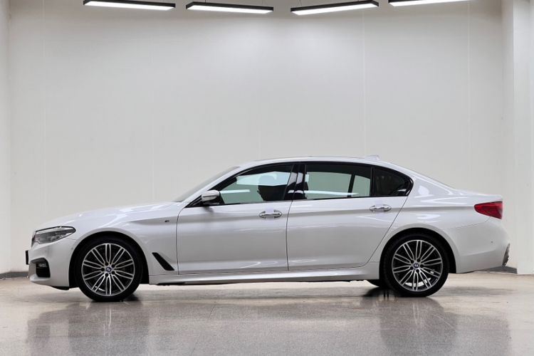 Used BMW 5 Series 2018 530Li Luxury Edition M Sport Package Exterior 3