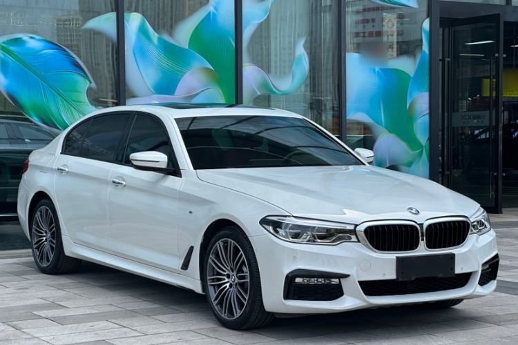 Used BMW 5 Series 2018 Restyled 530Li Luxury Edition M Sport Package Exterior 3