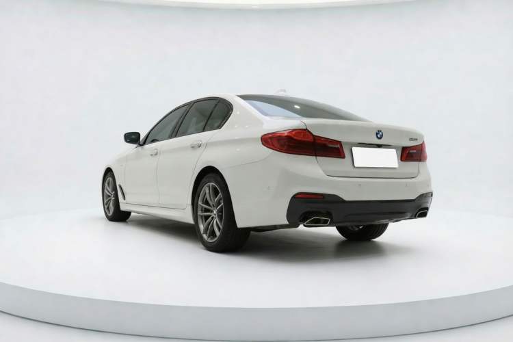 Used BMW 5 Series 2018 525i M Sport Package Exterior 3