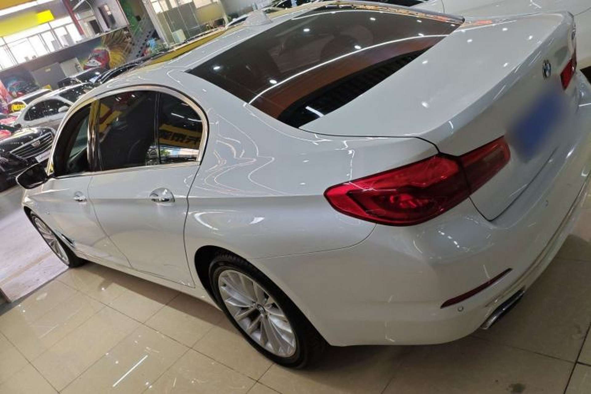 Used BMW 5 Series 2018 530Li Leading Edition Luxury Package Exterior 3