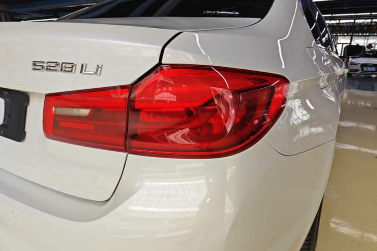 Used BMW 5 Series 2018 528Li Launch Special Edition Exterior 3