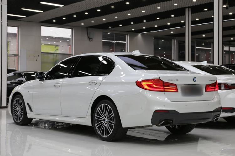 Used BMW 5 Series 2018 Restyled 530Li Luxury Edition M Sport Package Exterior 4